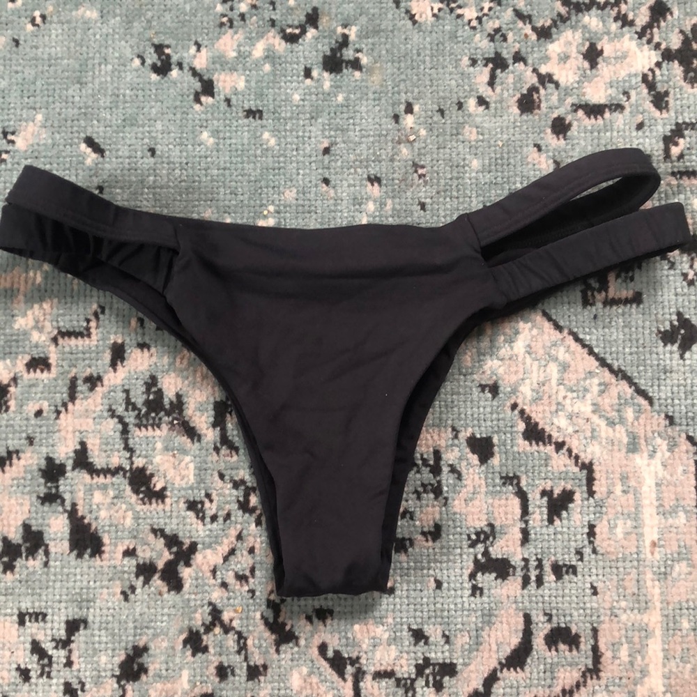 Billabong bikini bottoms